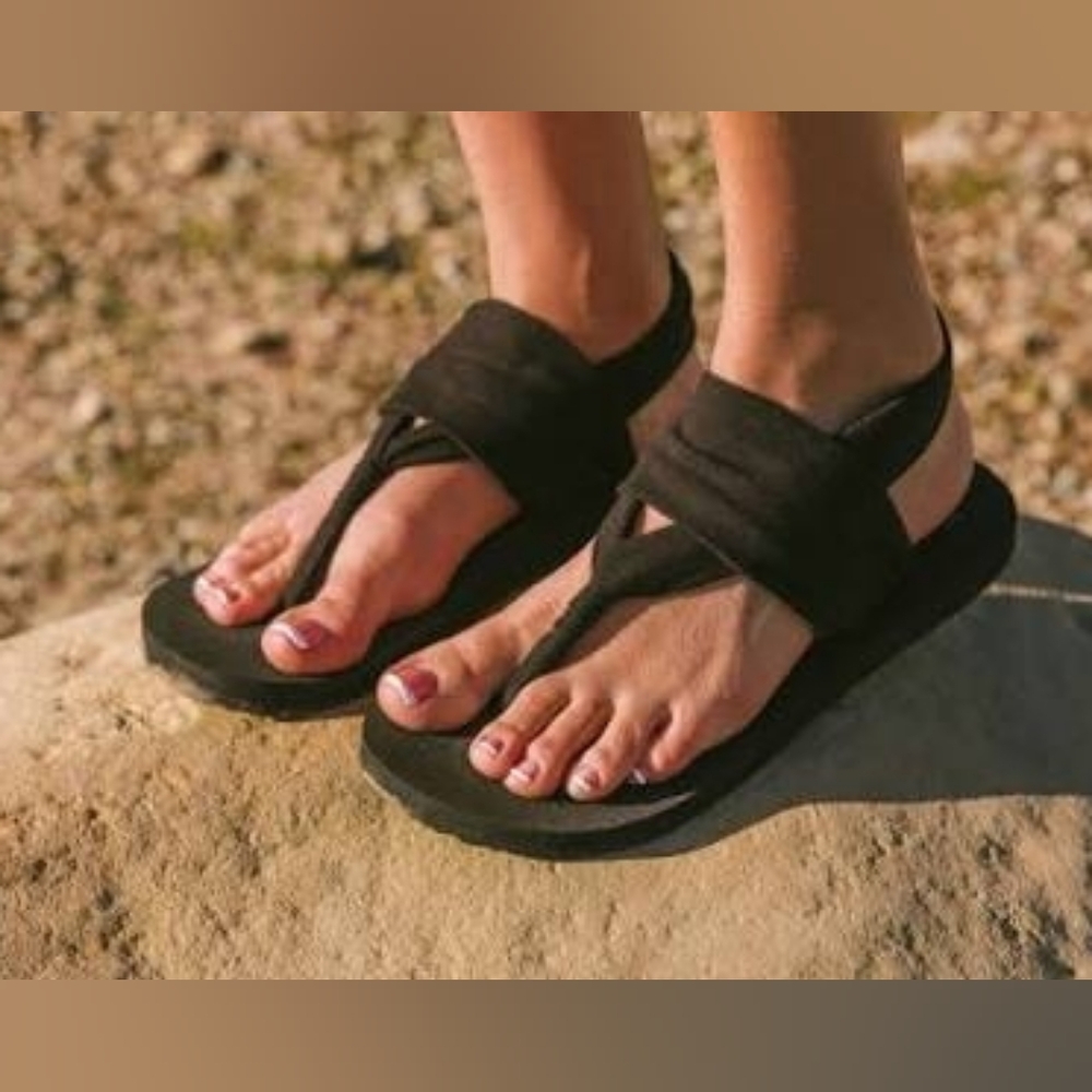 Brown Women's Sanuk Yoga Sling Sandals, Size 9